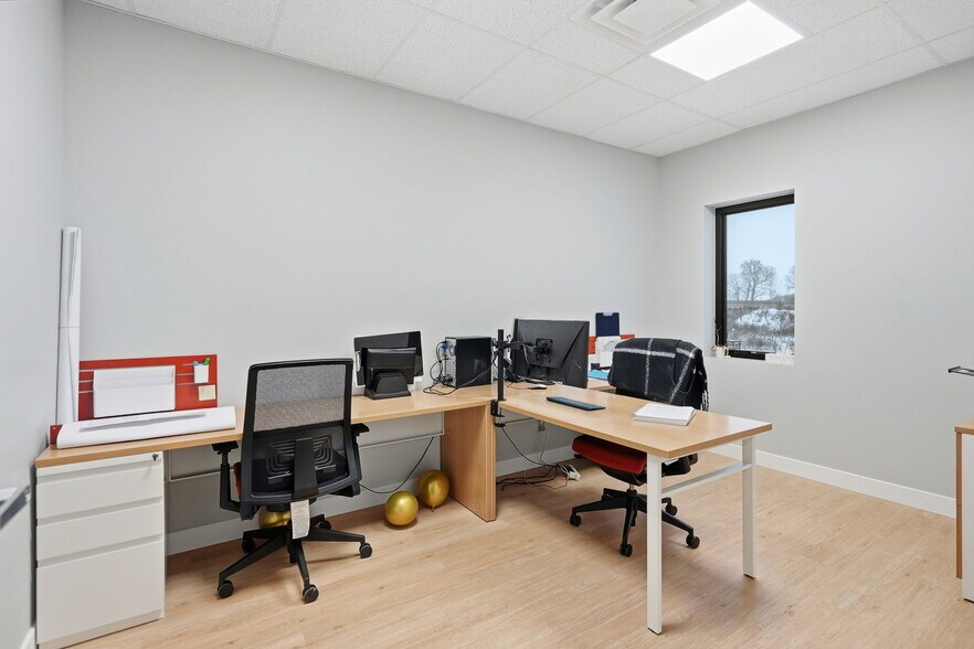 More Photos Of 224 Robot St, Vars Warehouse For Sale