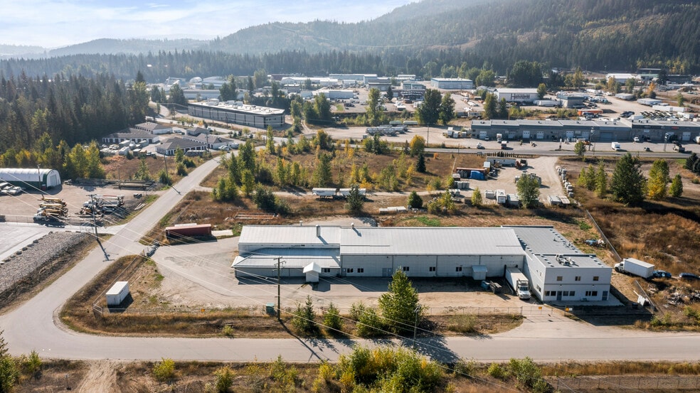 More Photos Of 4141 54 St SE, Salmon Arm Manufacturing For Sale