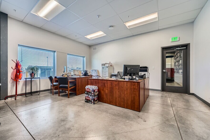 More Photos Of 7019 S Jordan Rd, Centennial Warehouse For Lease