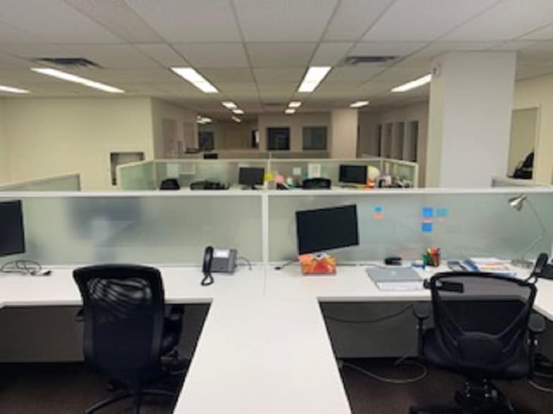 More Photos Of 455 Rue Notre-Dame E, Montréal Loft Creative Space For Sale