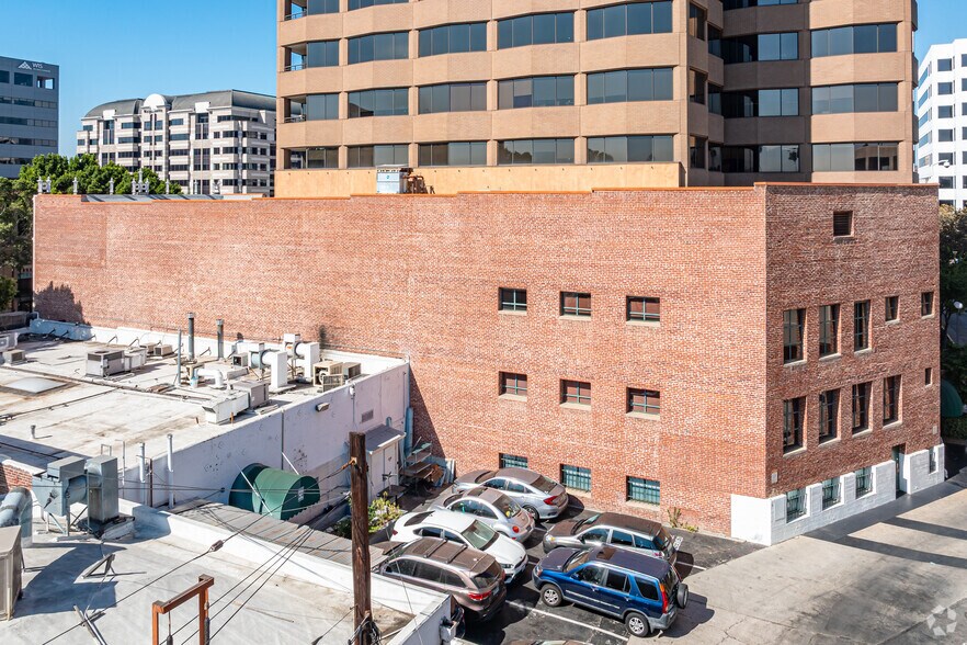 More Photos Of 911 E Colorado Blvd, Pasadena Office For Sale