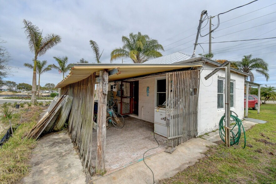 More Photos Of 5989 S US Highway 1, Fort Pierce Storefront For Sale