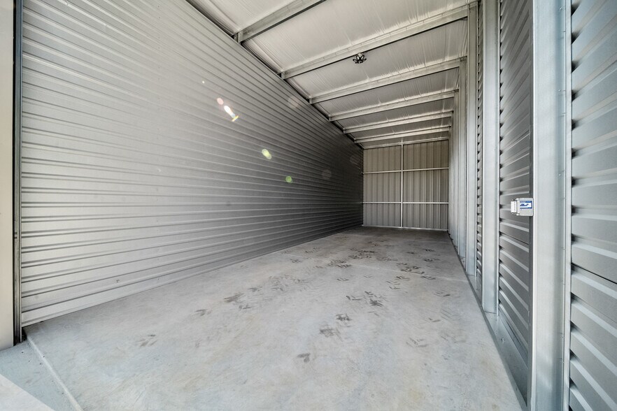 More Photos Of 1174 Flat Hollow Rd, Speedwell Self Storage For Sale