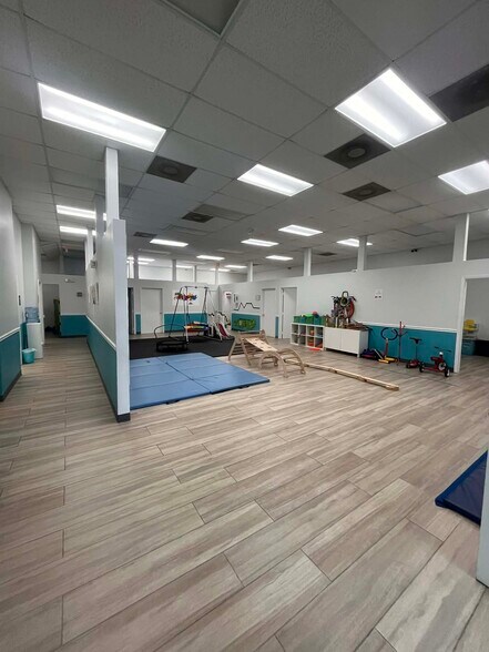 More Photos Of 1117 E Hallandale Beach Blvd, Hallandale Beach Medical For Lease