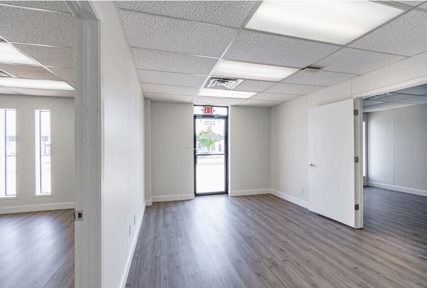 More Photos Of 2232 Michigan Ave, Arlington Showroom For Lease