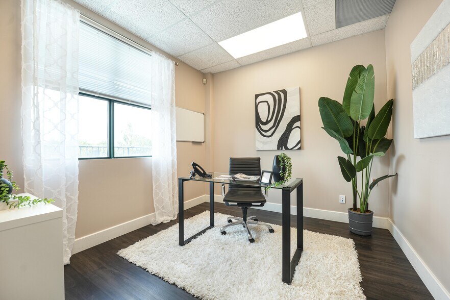 More Photos Of 2155 Dunwin Dr, Mississauga Office Residential For Sale
