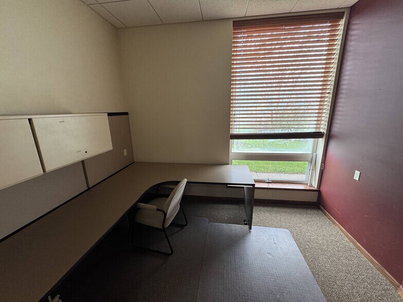 More Photos Of 4070 E Brigham Rd, Blue Mounds Office For Sale