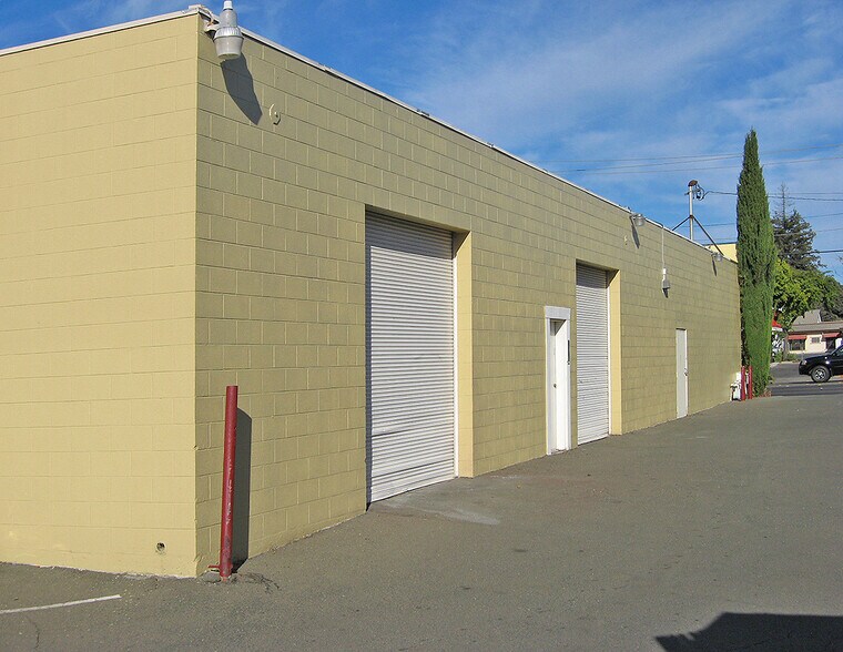 More Photos Of 300 W College Ave, Santa Rosa Freestanding For Sale