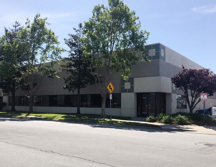 More Photos Of 8328 Central Ave, Newark Warehouse For Lease