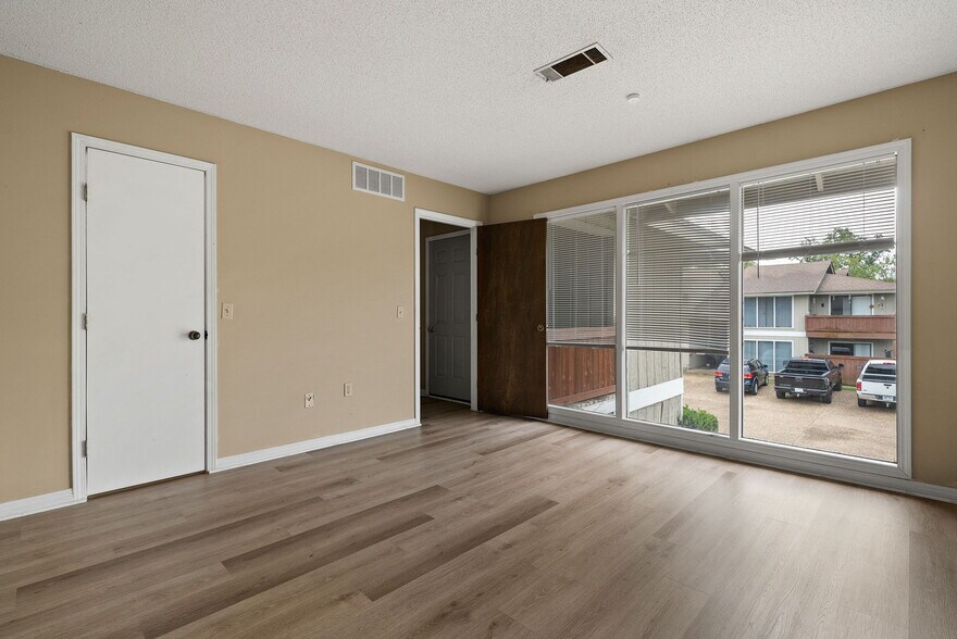 More Photos Of 2401 S 50th St, Fort Smith Apartments For Sale