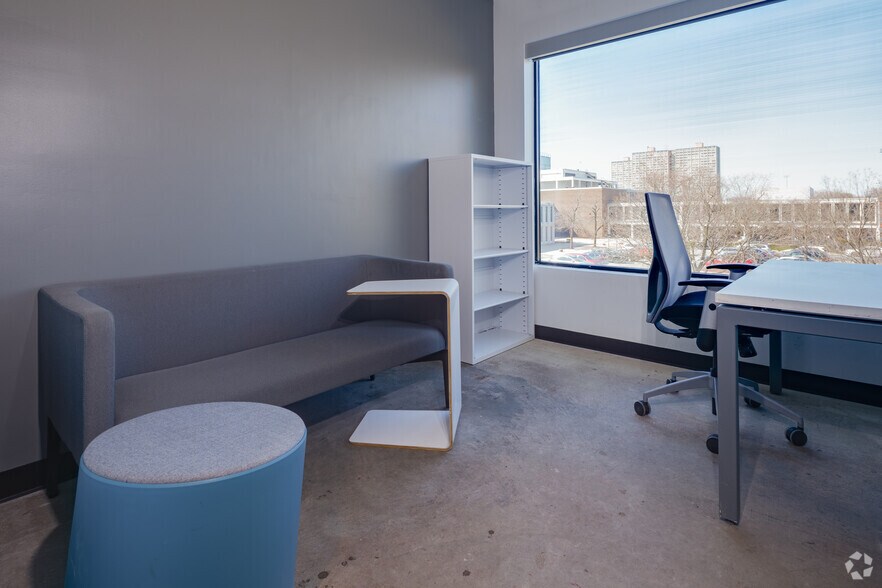 More Photos Of 5113 S Harper Ave, Chicago Coworking Space