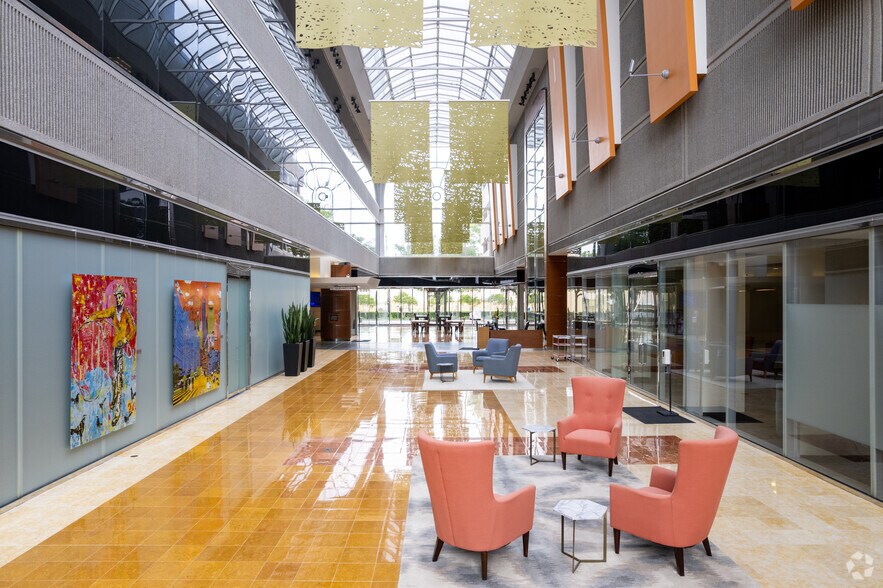 More Photos Of 17950 Preston Rd, Dallas Office For Lease