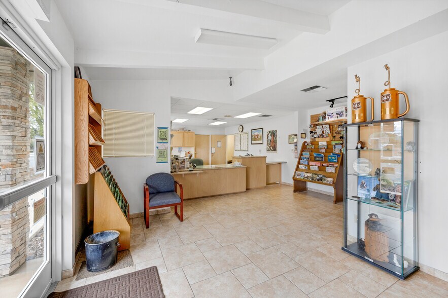 More Photos Of 32588 CA-190, Springville Office For Sale