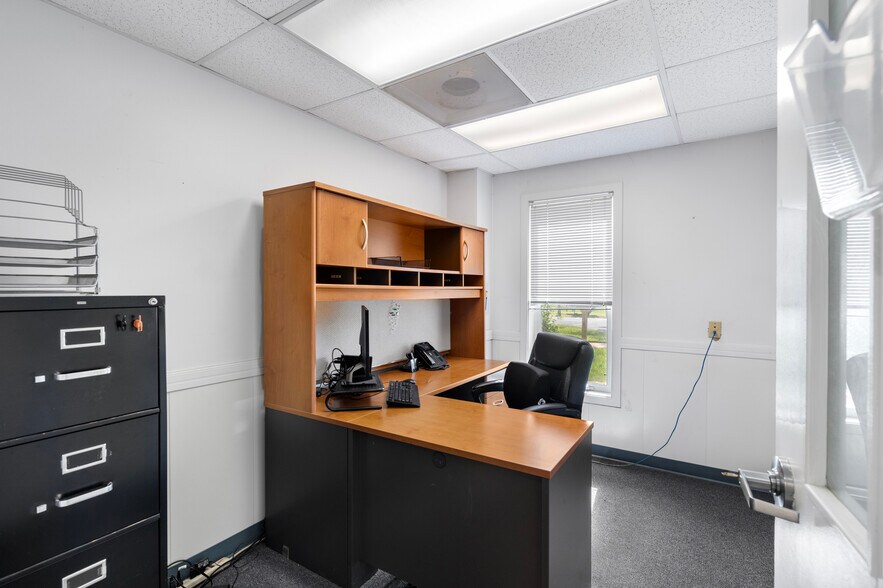 More Photos Of 3731 Berryville Pike, Charles Town Veterinarian Kennel For Sale
