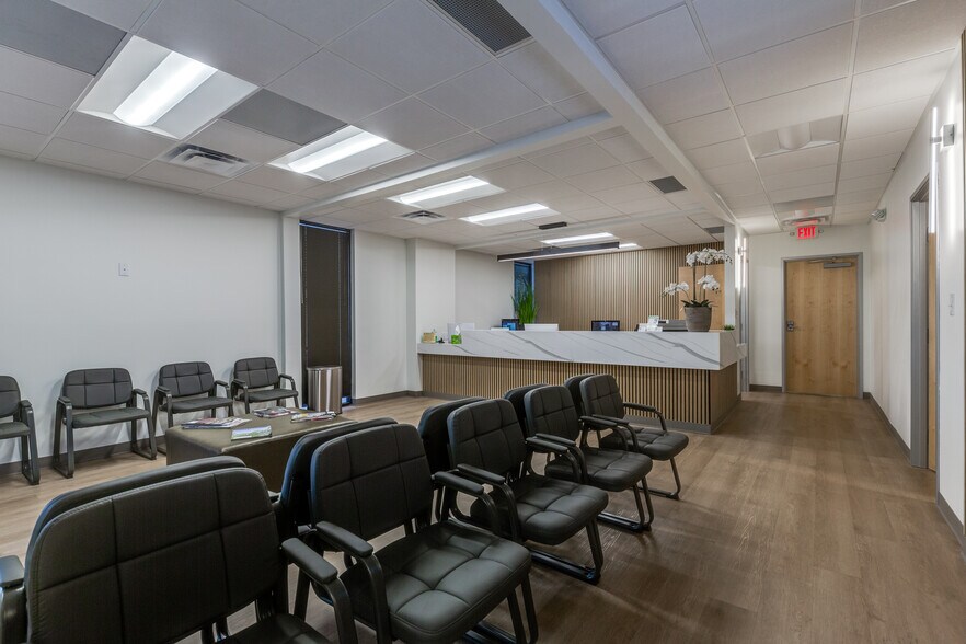 More Photos Of 1735 Babcock Rd, San Antonio Office For Lease