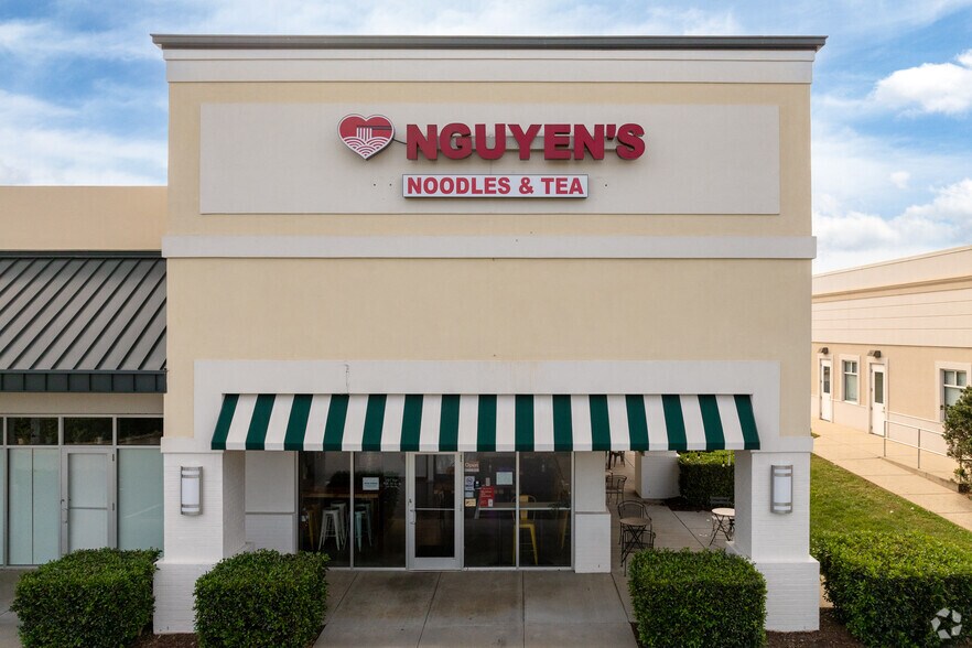 More Photos Of 3607 Whitehall Park Dr, Charlotte Unknown For Lease