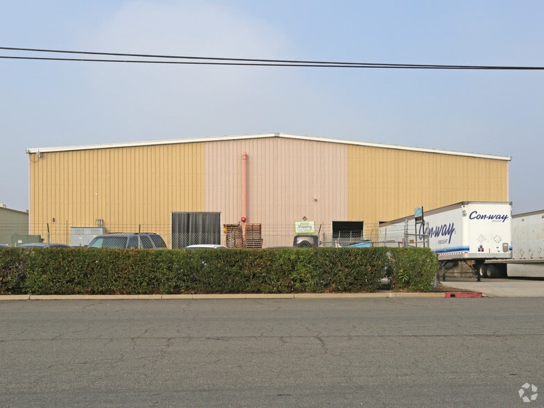 More Photos Of 5661 E Shields Ave, Fresno Unknown For Lease