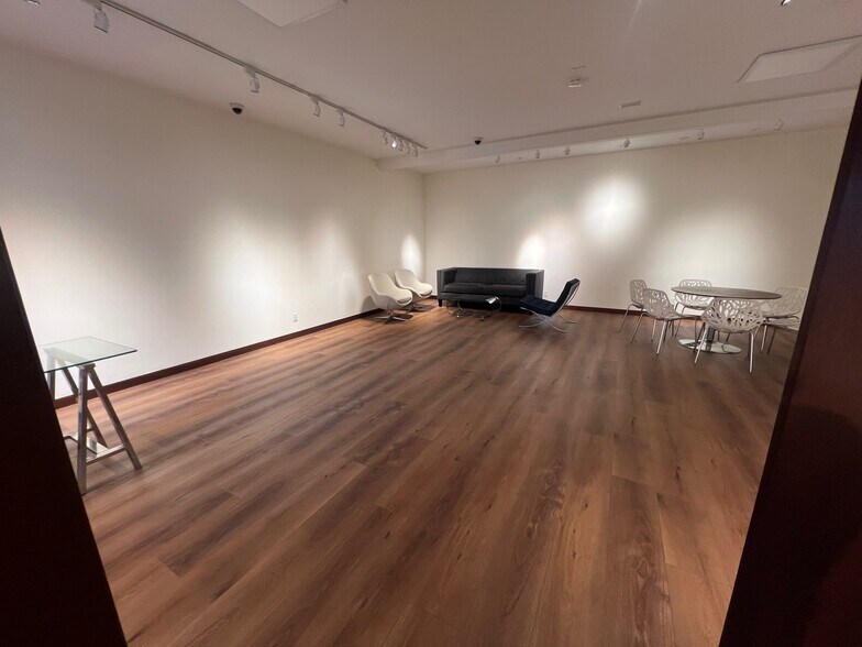 More Photos Of 1540 S Coast Hwy, Laguna Beach Office For Lease