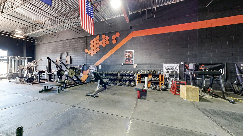 More Photos Of 943-965 E 11th St, Loveland Warehouse For Sale