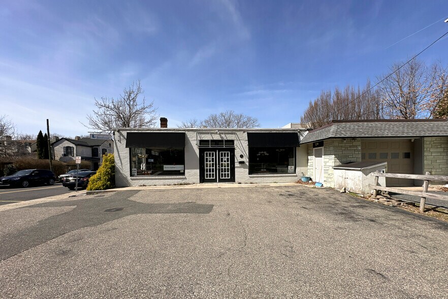 More Photos Of 99 S Main St, Lambertville Storefront For Sale