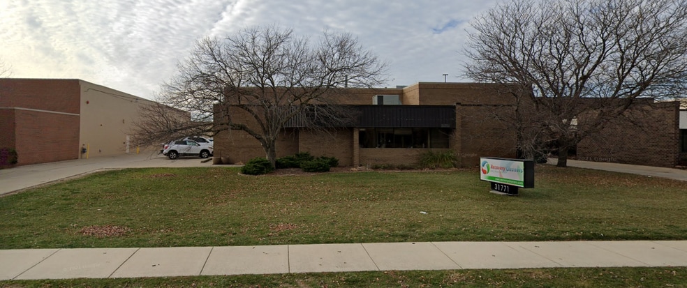 More Photos Of 31771 Sherman Ave, Madison Heights Warehouse For Lease