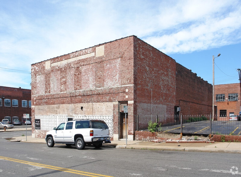 More Photos Of 1818 Wyandotte St, Kansas City Storefront Retail Office For Lease
