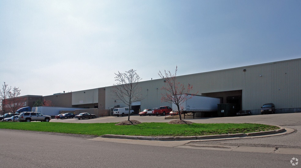More Photos Of 4555 Danvers Dr SE, Grand Rapids Distribution For Lease