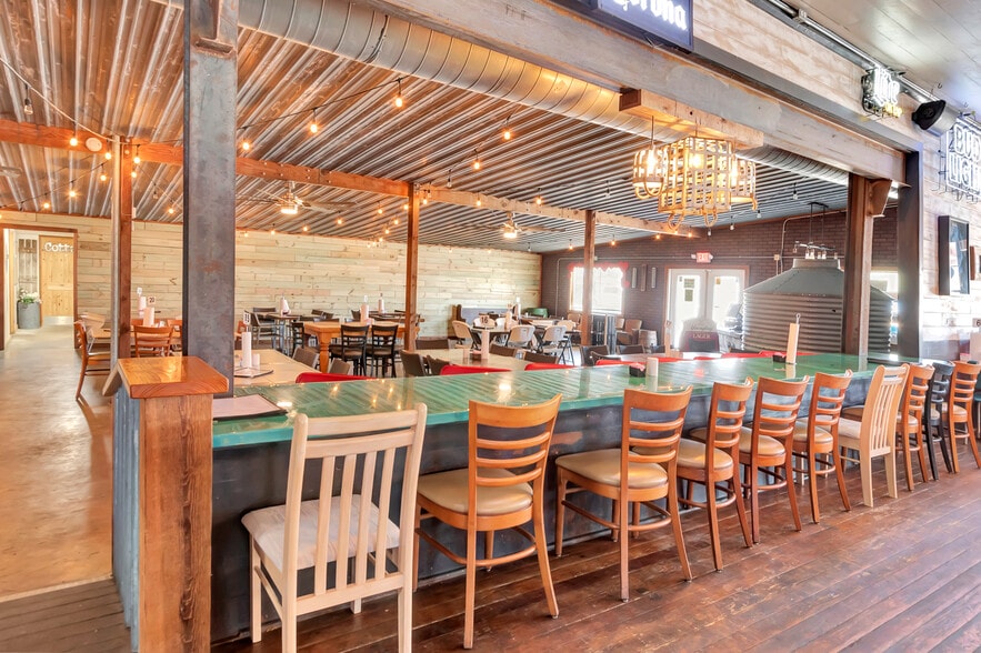 More Photos Of 321 Kolle Road, Inez General Retail For Sale