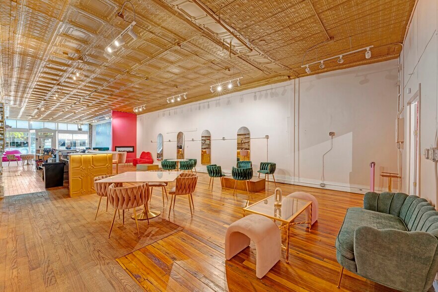 More Photos Of 122 W Main St, Florence Storefront For Sale