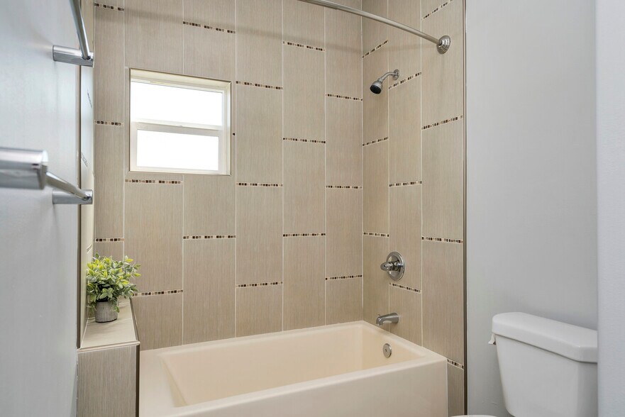 More Photos Of 2826 E Karen Dr, Phoenix Rehabilitation Center For Sale