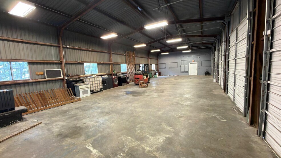 More Photos Of 5440 Gulf Fwy, Houston Warehouse For Lease