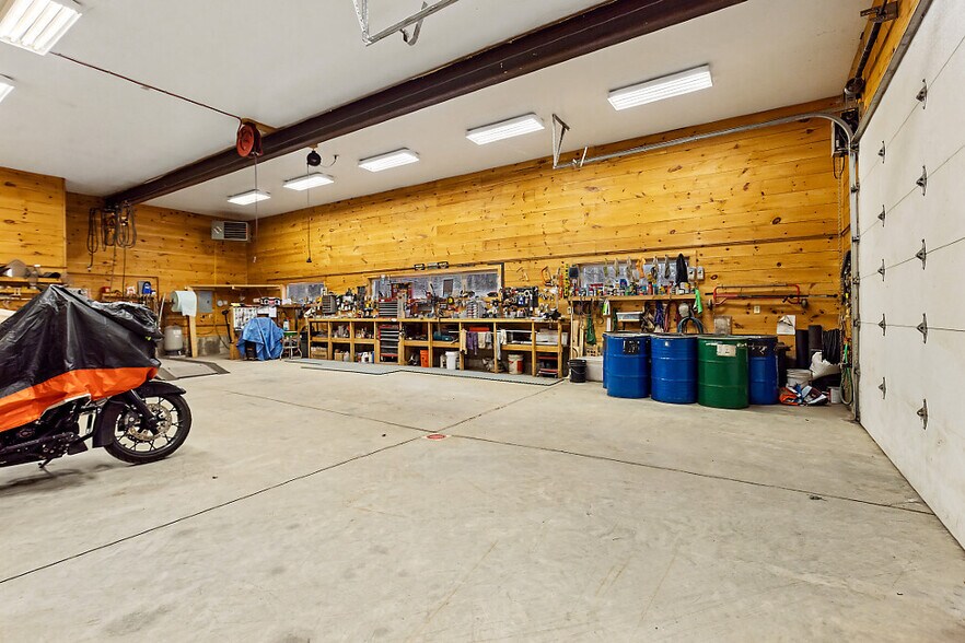 More Photos Of 17 Aviator Pl, Oakland Industrial For Sale