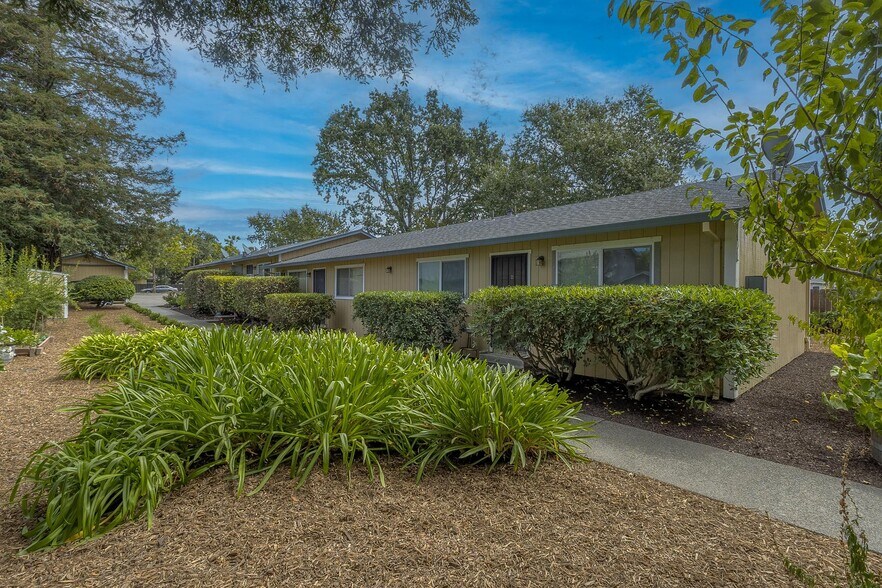 Primary Photo Of 8585 Old Redwood Hwy, Windsor Apartments For Sale