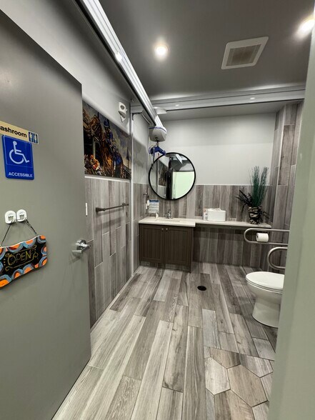 More Photos Of 11767 225th St, Maple Ridge Storefront Retail Office For Sale