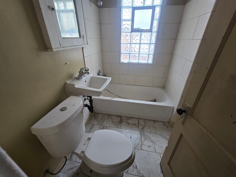 More Photos Of 3245 Penn Ave N, Minneapolis Apartments For Sale