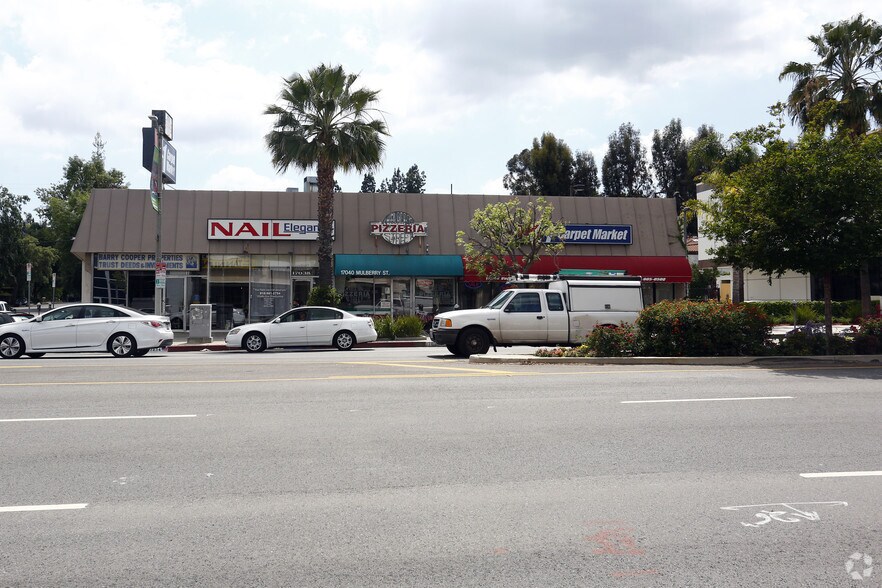 More Photos Of 17034-17046 Ventura Blvd, Encino Storefront For Lease