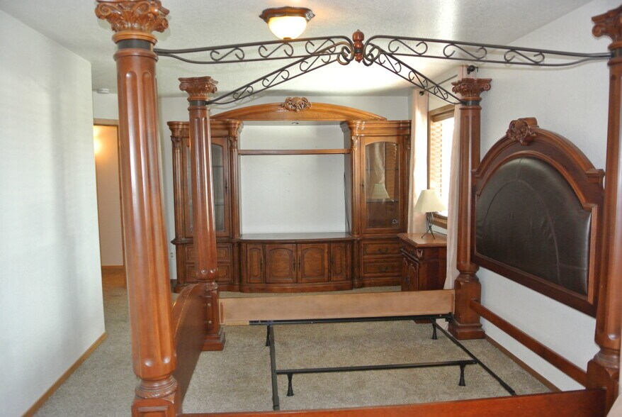 More Photos Of 108 E Hanley Ave, Coeur d'Alene General Retail For Sale