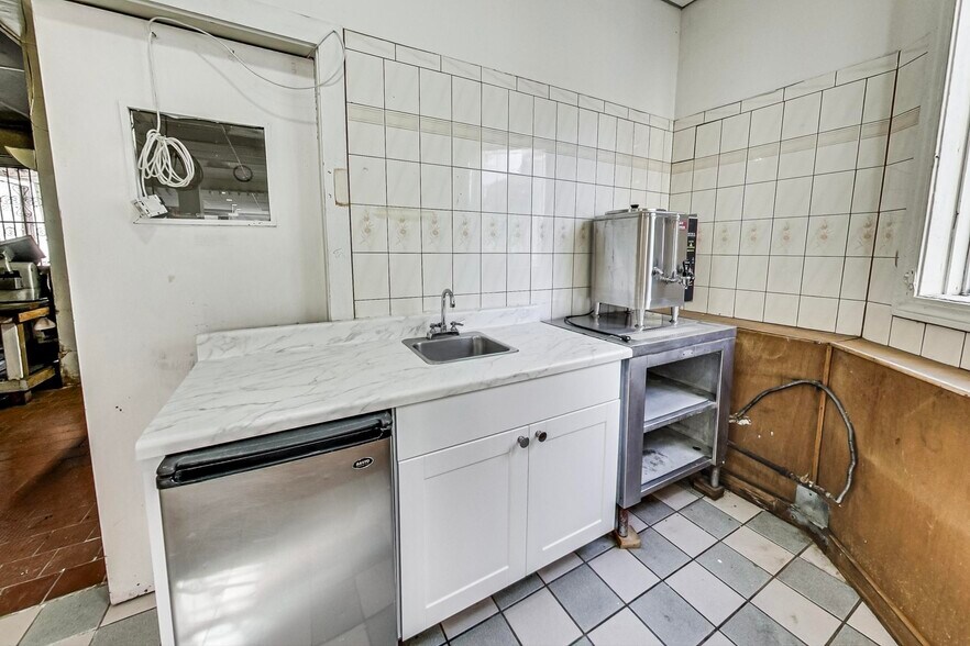 More Photos Of 2811-2815 Telegraph Ave, Berkeley Storefront Retail Residential For Sale