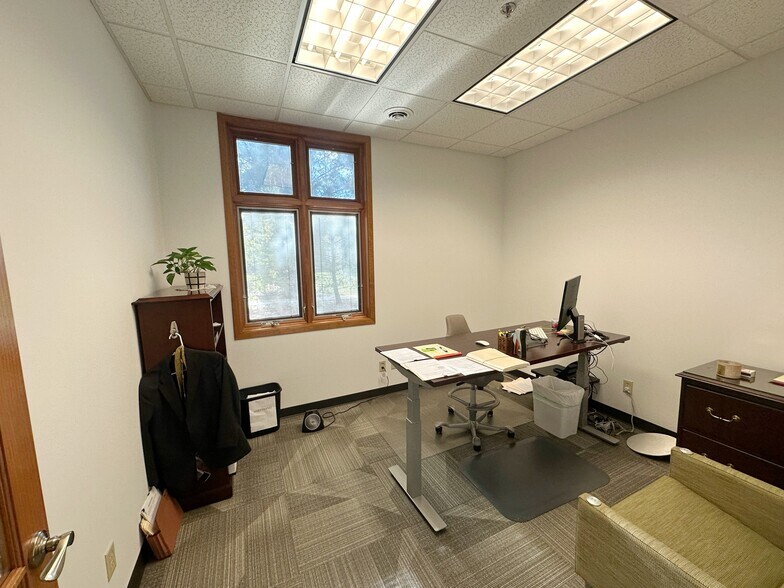 More Photos Of 3011-3019 Village Office Pl, Champaign Office For Lease