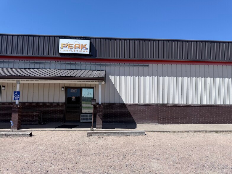 More Photos Of 440 Charmony Frontage Rd, Sterling Warehouse For Lease