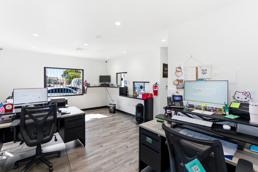 More Photos Of 13449 Van Nuys Blvd, Pacoima Storefront Retail Office For Sale