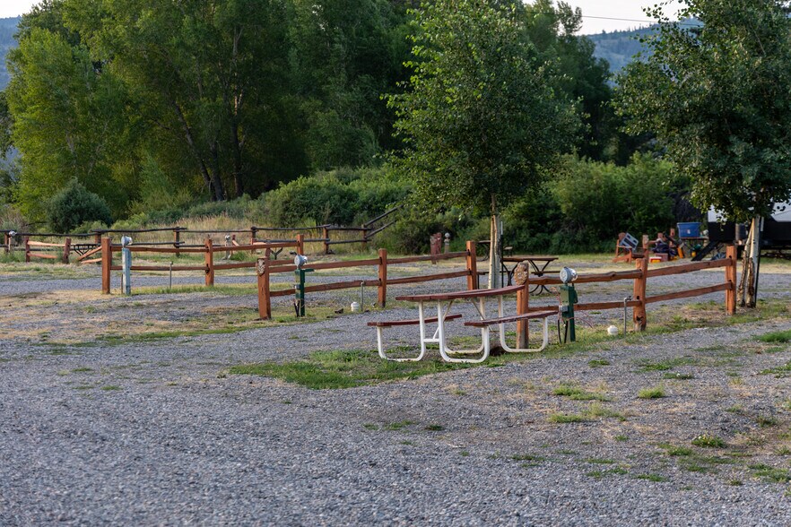 More Photos Of 27680 US Highway 160, South Fork Hotel For Sale