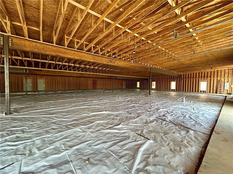 More Photos Of 2199 Main Dr, Fayetteville Flex For Lease