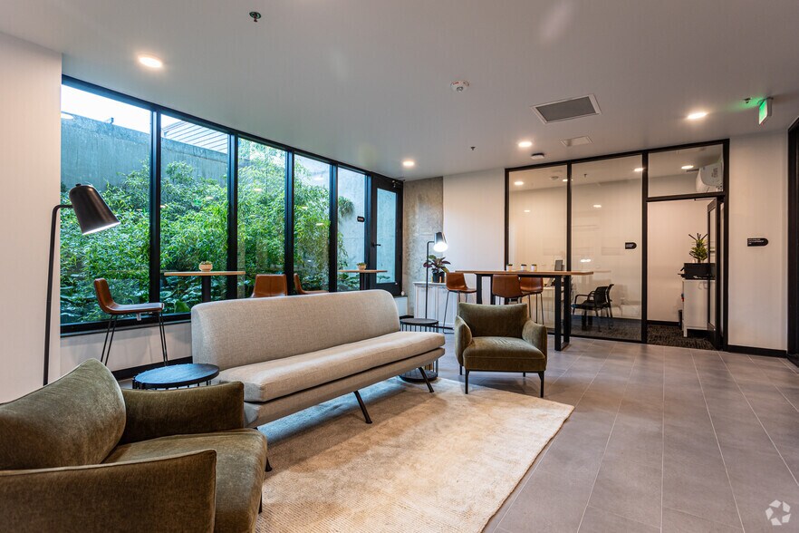 More Photos Of 206 5th Ave S, Seattle Apartments For Lease