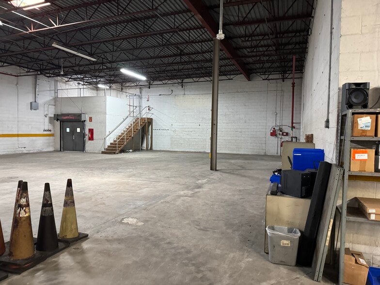 More Photos Of 12501 Metro Pky, Fort Myers Warehouse For Sale