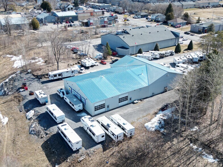 More Photos Of 2724 Laurier St, Clarence-Rockland Service For Lease