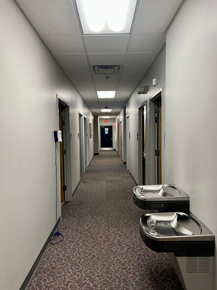 More Photos Of 50 Maple St, Springfield Medical For Lease