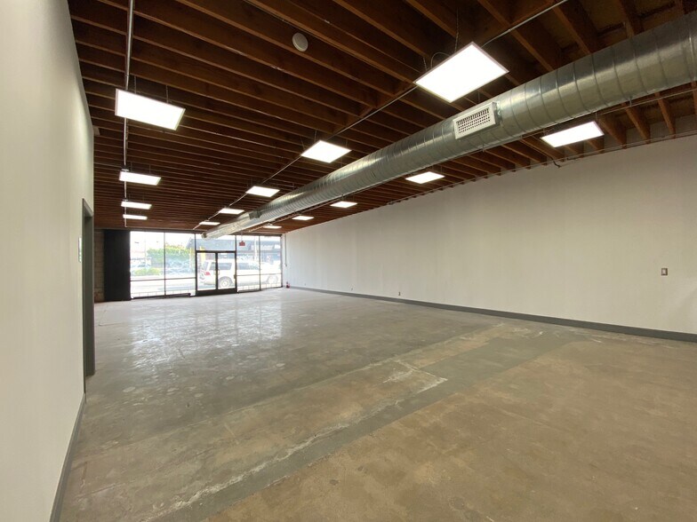 More Photos Of 2821-2825 Crenshaw Blvd, Los Angeles Storefront For Lease