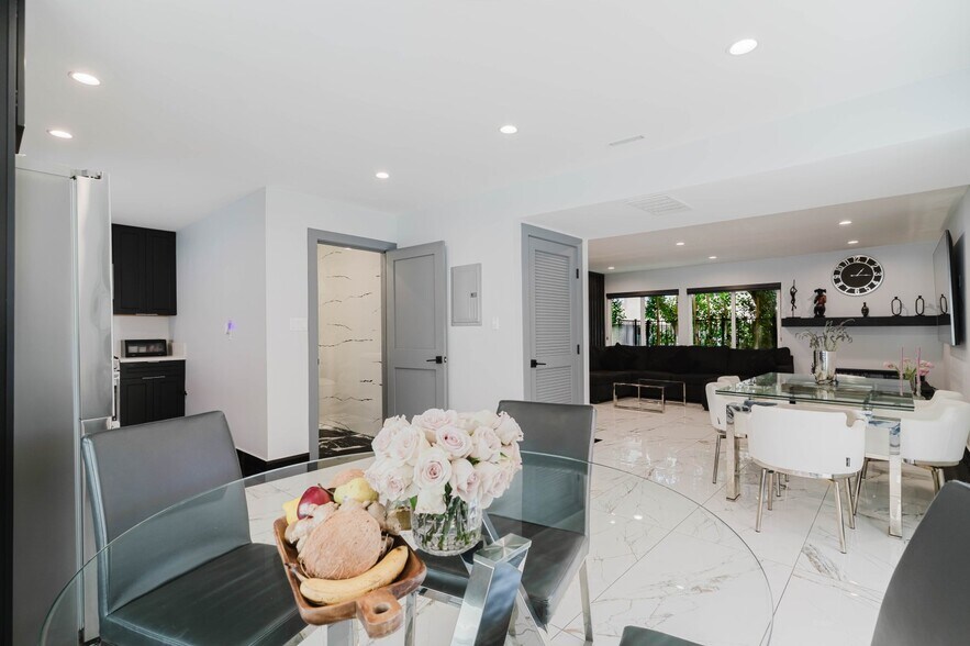 More Photos Of 4405 Ventura Canyon Ave, Sherman Oaks Apartments For Sale