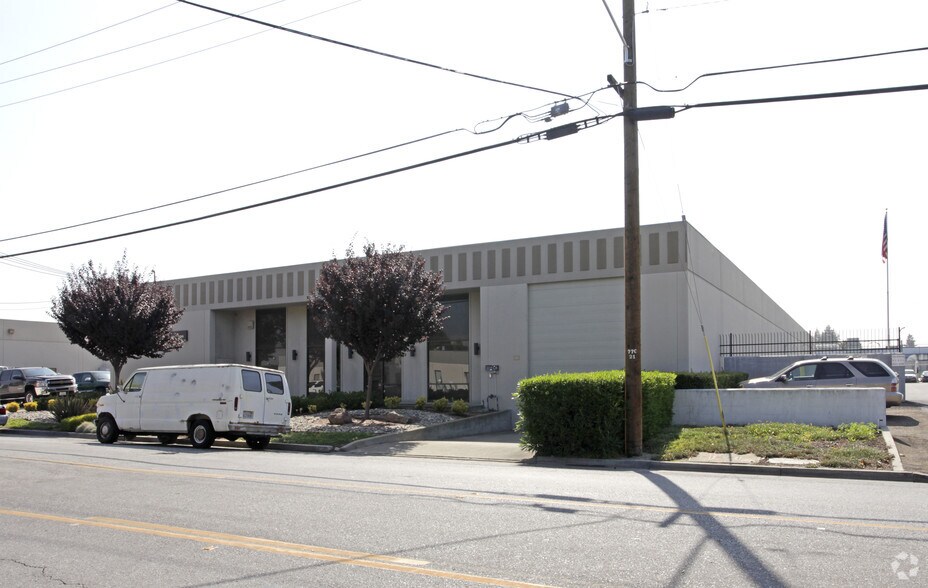 More Photos Of 700-722 Aldo Ave, Santa Clara Service For Lease